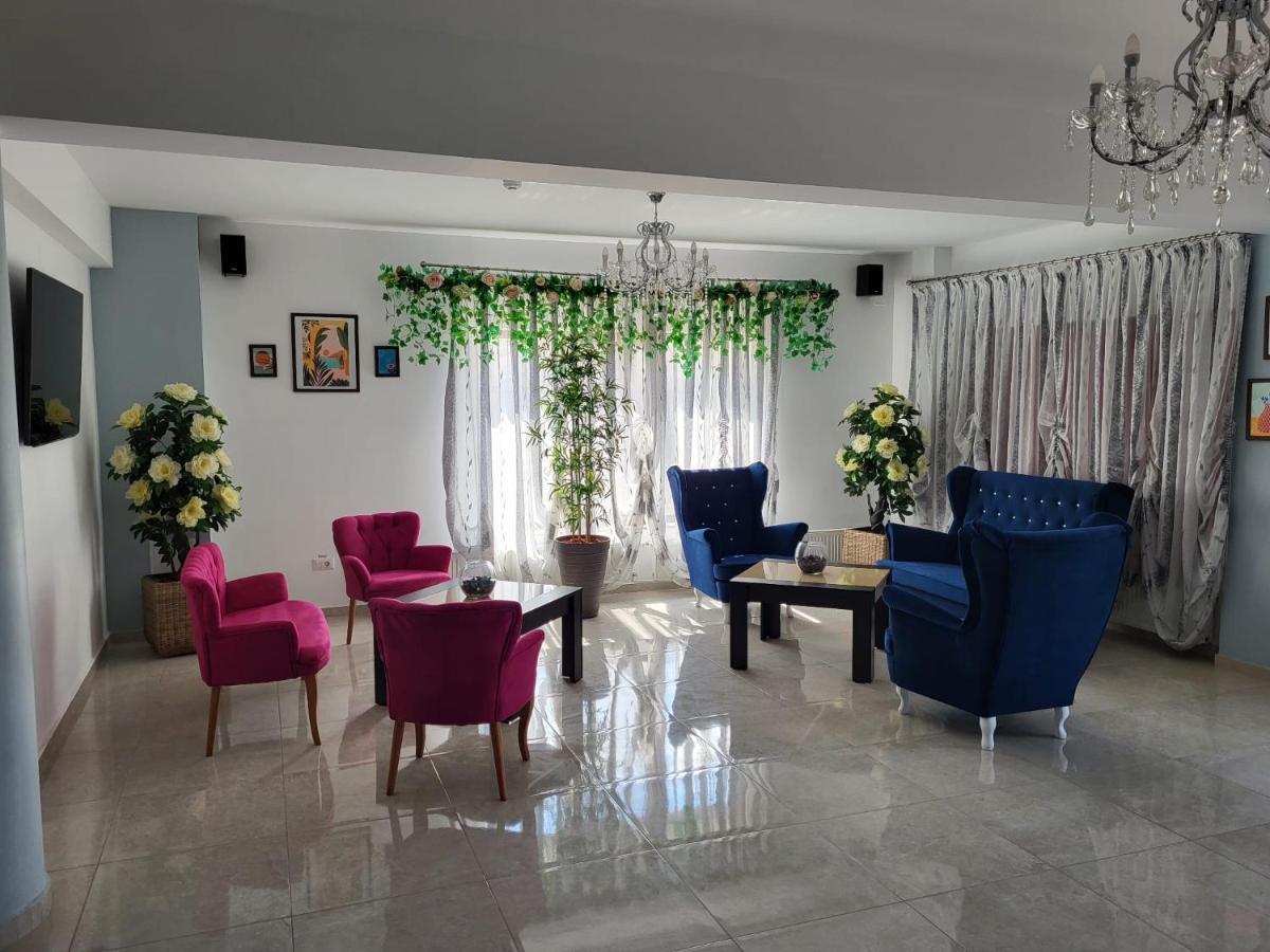 Vila Zara Navodari Luaran gambar